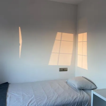 Umi Surf & Yoga - Doninos, Ferrol, Spain ヴィラ ア・コルーニャ